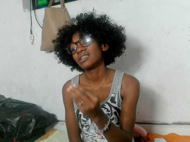 Claudiaah live cam on BongaCams