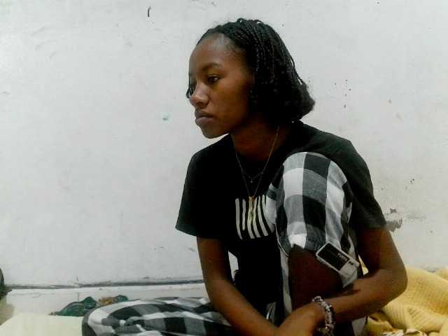 Claudiaah live cam on BongaCams