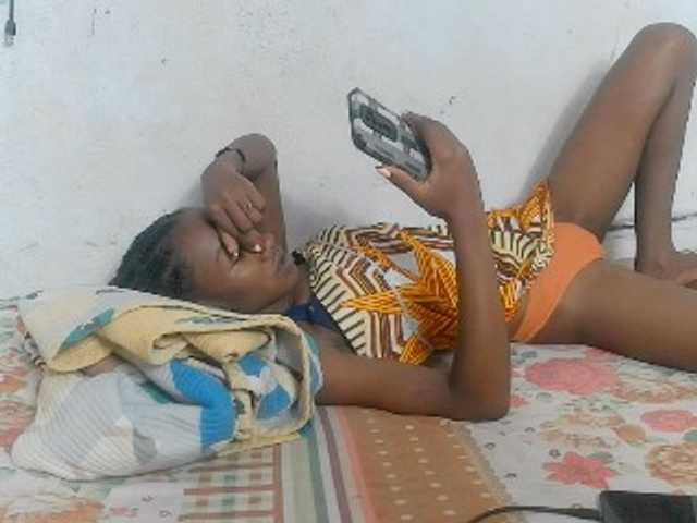 Claudiaah live cam on BongaCams