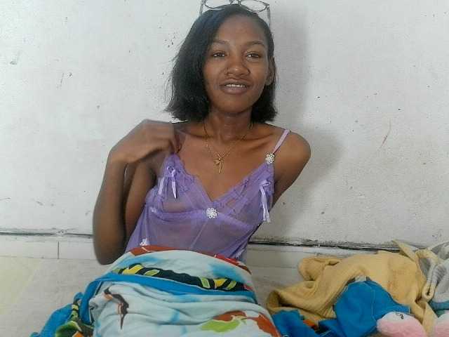Claudiaah live webcam show