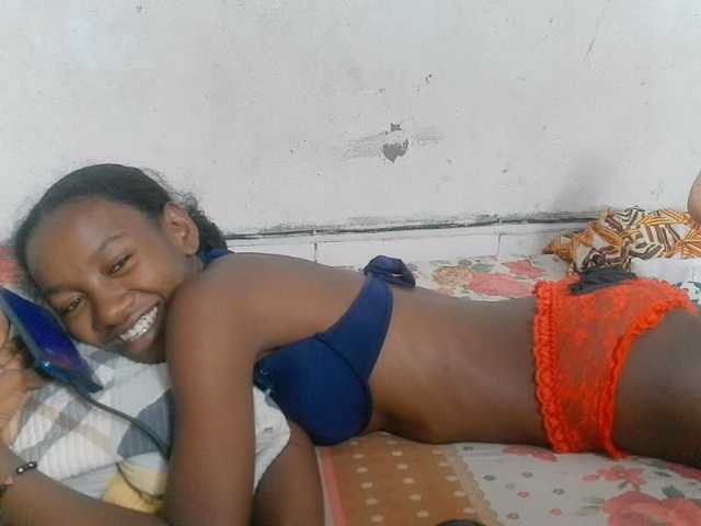 Claudiaah live cam on BongaCams