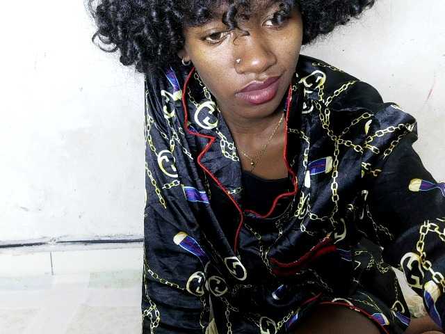 Claudiaah live cam on BongaCams