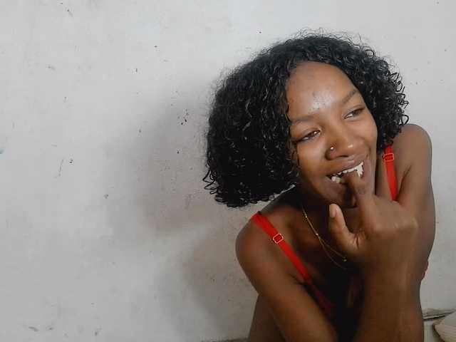 Claudiaah live cam on BongaCams