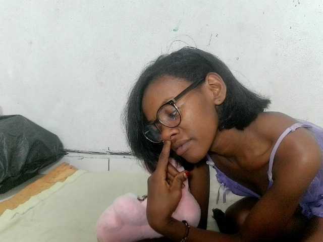 Claudiaah live webcam show