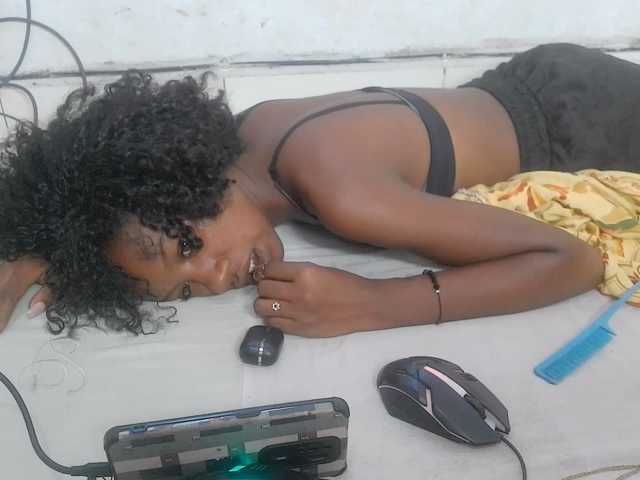 Claudiaah live cam on BongaCams