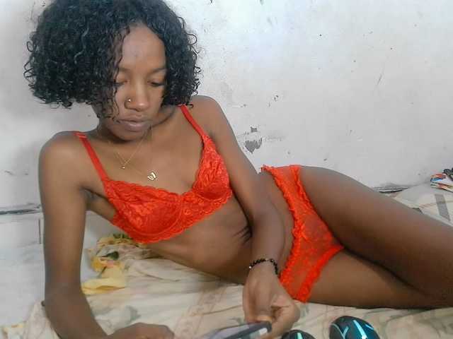 Claudiaah live cam on BongaCams