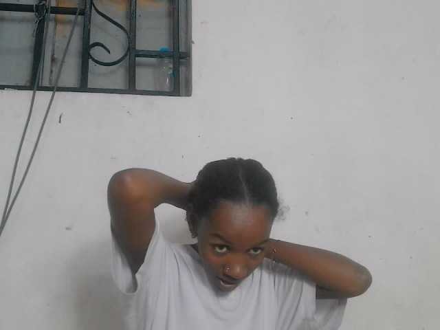 Claudiaah live cam on BongaCams