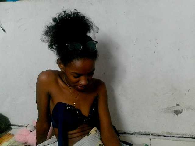 Claudiaah live cam on BongaCams