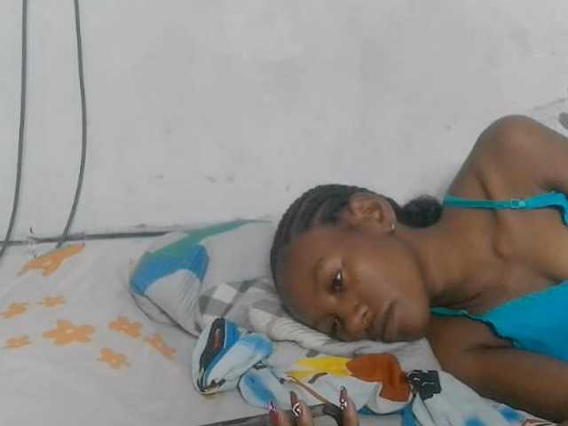 Claudiaah live cam on BongaCams