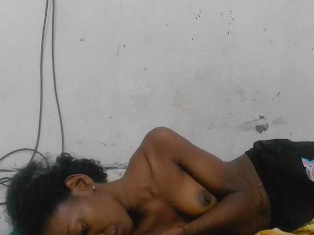 Claudiaah live cam on BongaCams