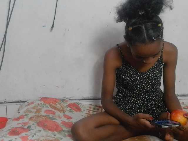Claudiaah live cam on BongaCams