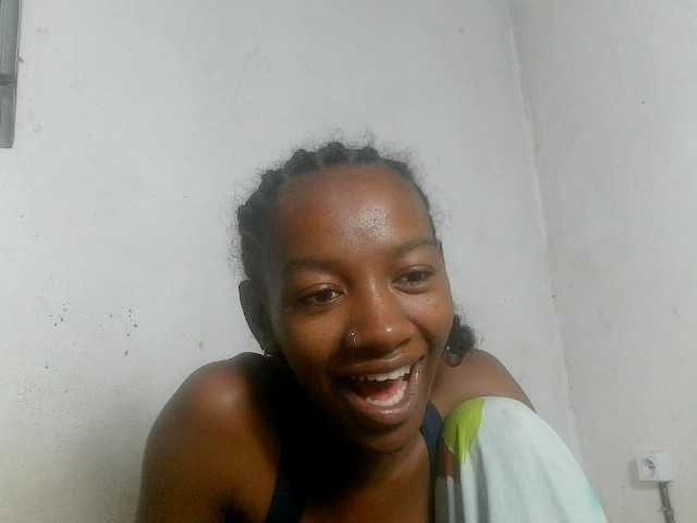 Claudiaah live cam on BongaCams