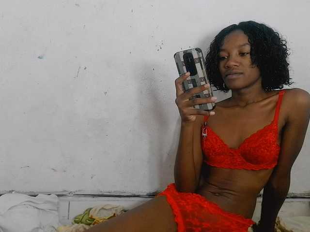 Claudiaah live cam on BongaCams