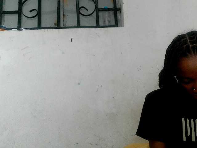 Claudiaah live cam on BongaCams
