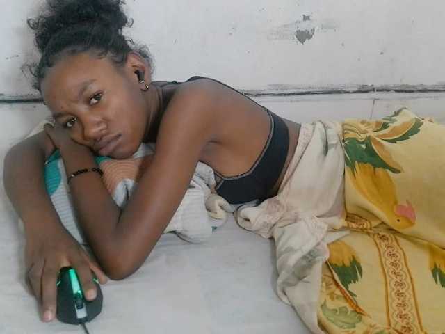 Claudiaah live cam on BongaCams