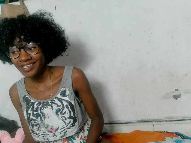 Claudiaah live cam on BongaCams