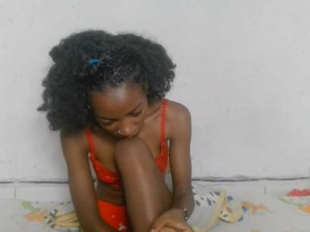 Claudiaah live cam on BongaCams