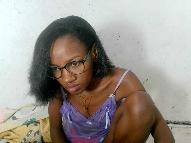 Claudiaah live webcam show
