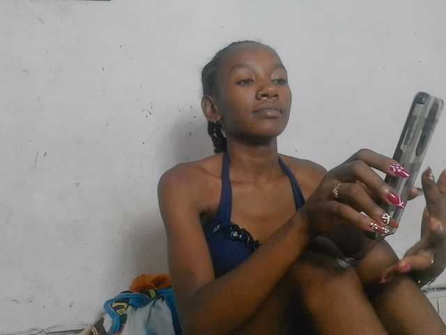 Claudiaah live cam on BongaCams
