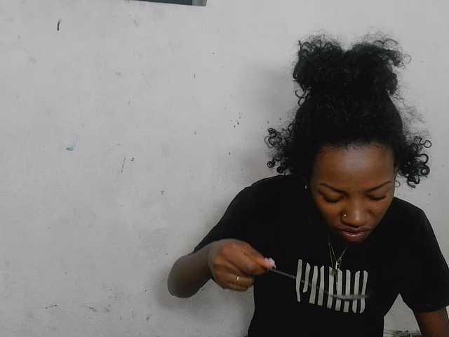 Claudiaah live cam on BongaCams