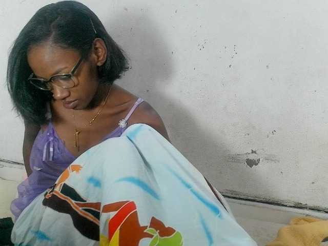 Claudiaah live webcam show