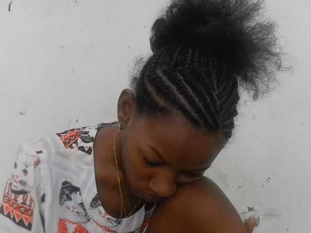 Claudiaah live cam on BongaCams