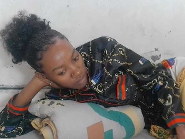 Claudiaah live cam on BongaCams