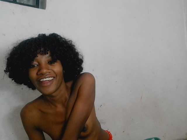 Claudiaah live cam on BongaCams