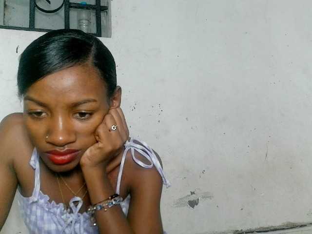 Claudiaah live cam on BongaCams