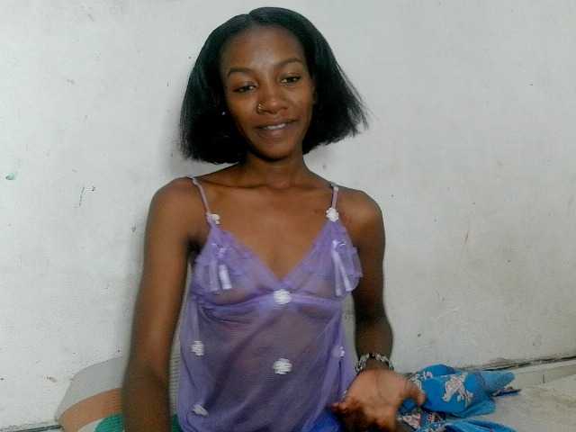 Claudiaah live cam on BongaCams