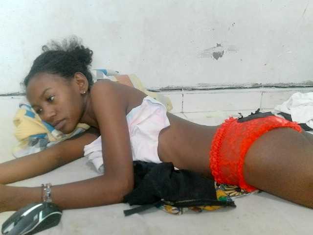 Claudiaah live cam on BongaCams