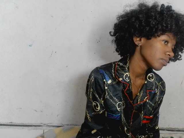Claudiaah live cam on BongaCams