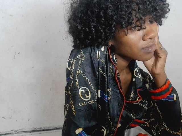 Claudiaah live cam on BongaCams
