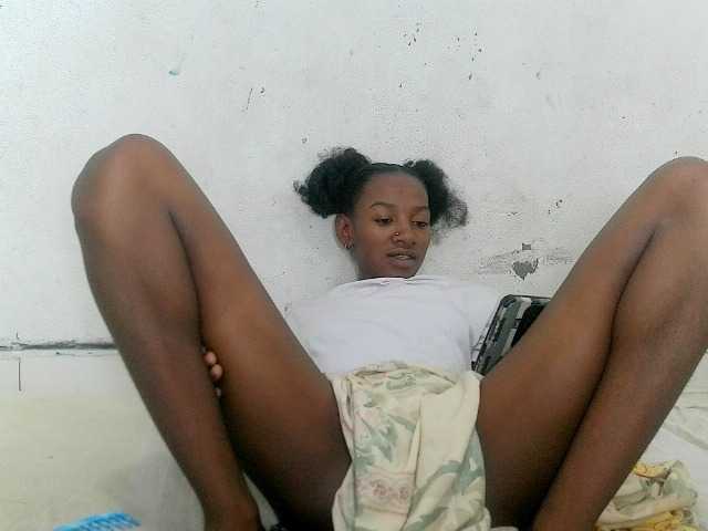 Claudiaah live cam on BongaCams