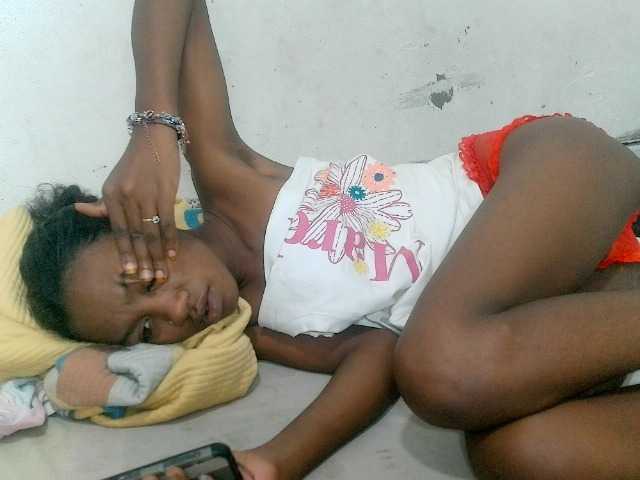 Claudiaah live cam on BongaCams