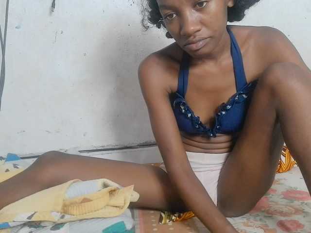 Claudiaah live cam on BongaCams