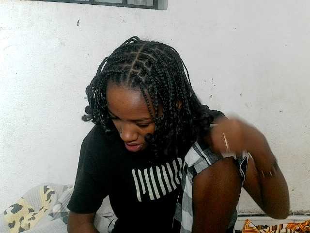 Claudiaah live cam on BongaCams