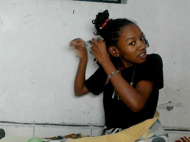 Claudiaah live cam on BongaCams