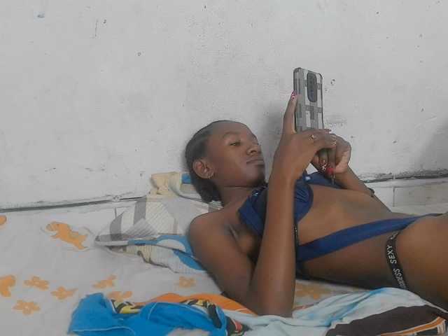 Claudiaah live cam on BongaCams