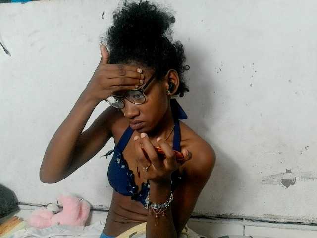 Claudiaah live cam on BongaCams