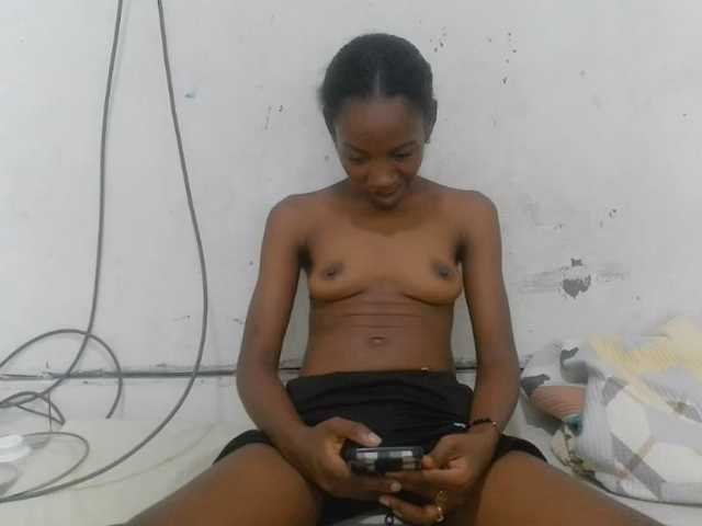 Claudiaah live cam on BongaCams