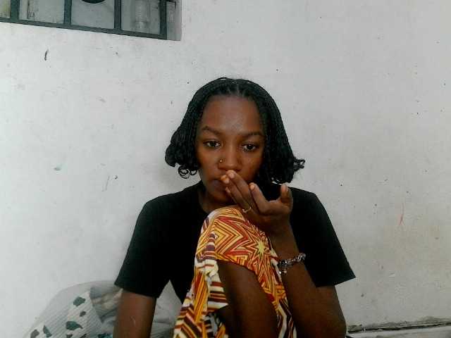 Claudiaah live cam on BongaCams