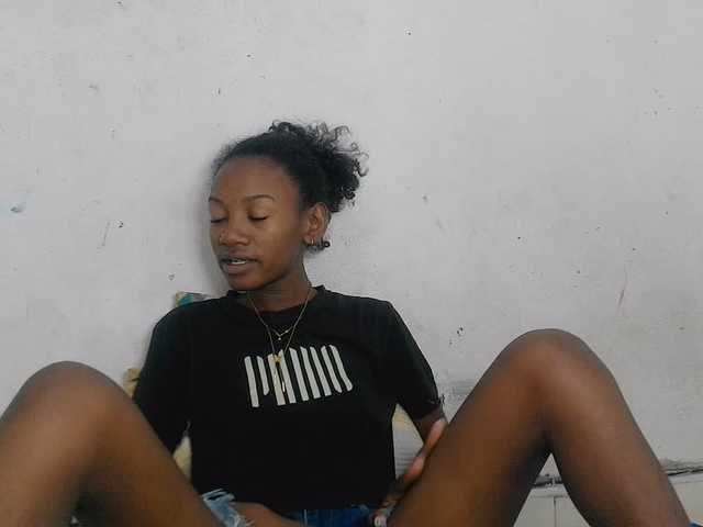 Claudiaah live cam on BongaCams