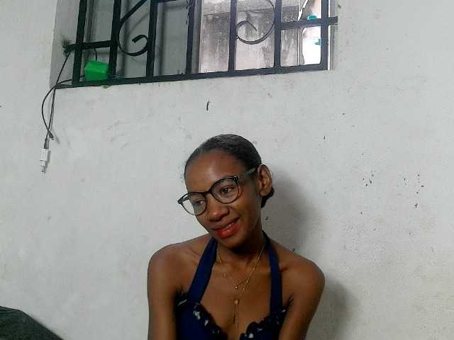 Claudiaah live cam on BongaCams
