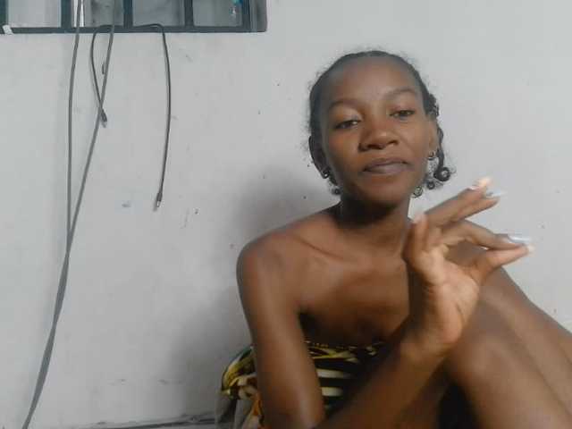 Claudiaah live cam on BongaCams