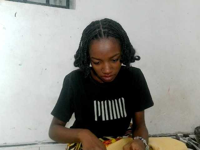 Claudiaah live cam on BongaCams