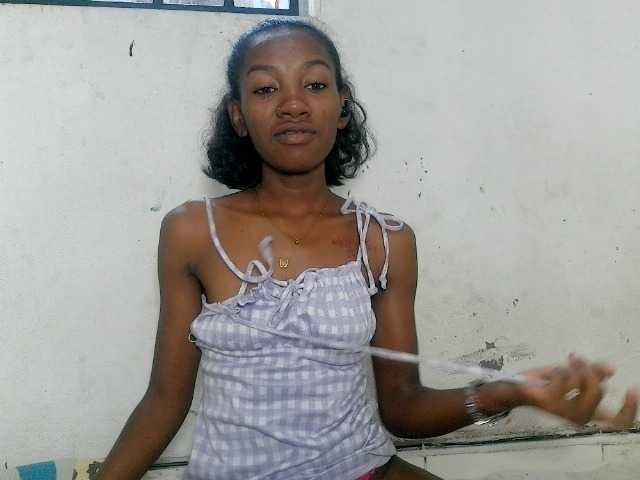 Claudiaah live cam on BongaCams