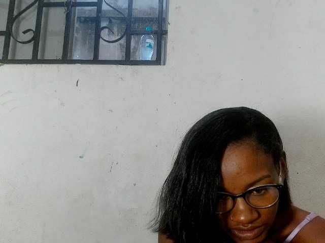 Claudiaah live cam on BongaCams