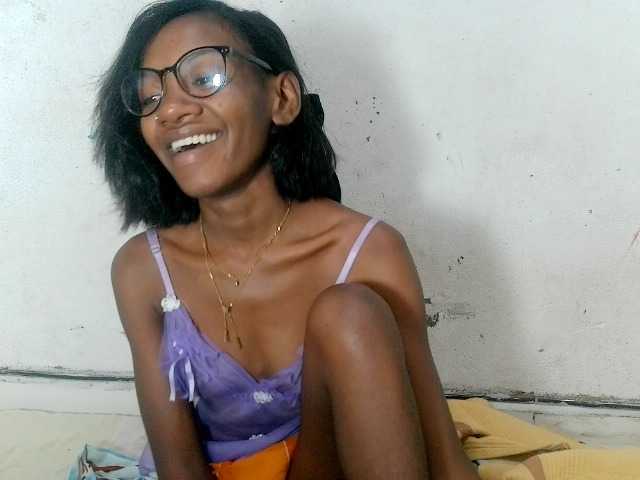 Claudiaah live cam on BongaCams