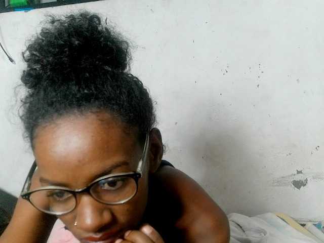 Claudiaah live webcam show